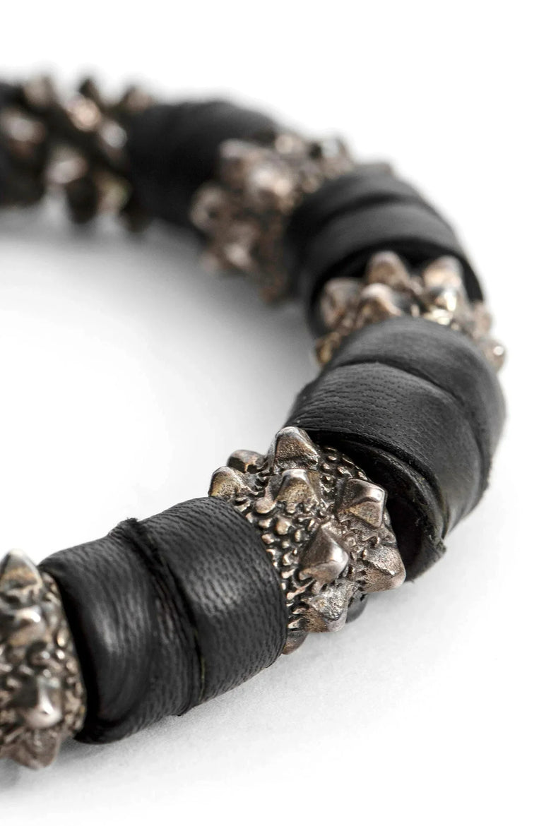 KD2024 BRACELET PYRAMID unisex